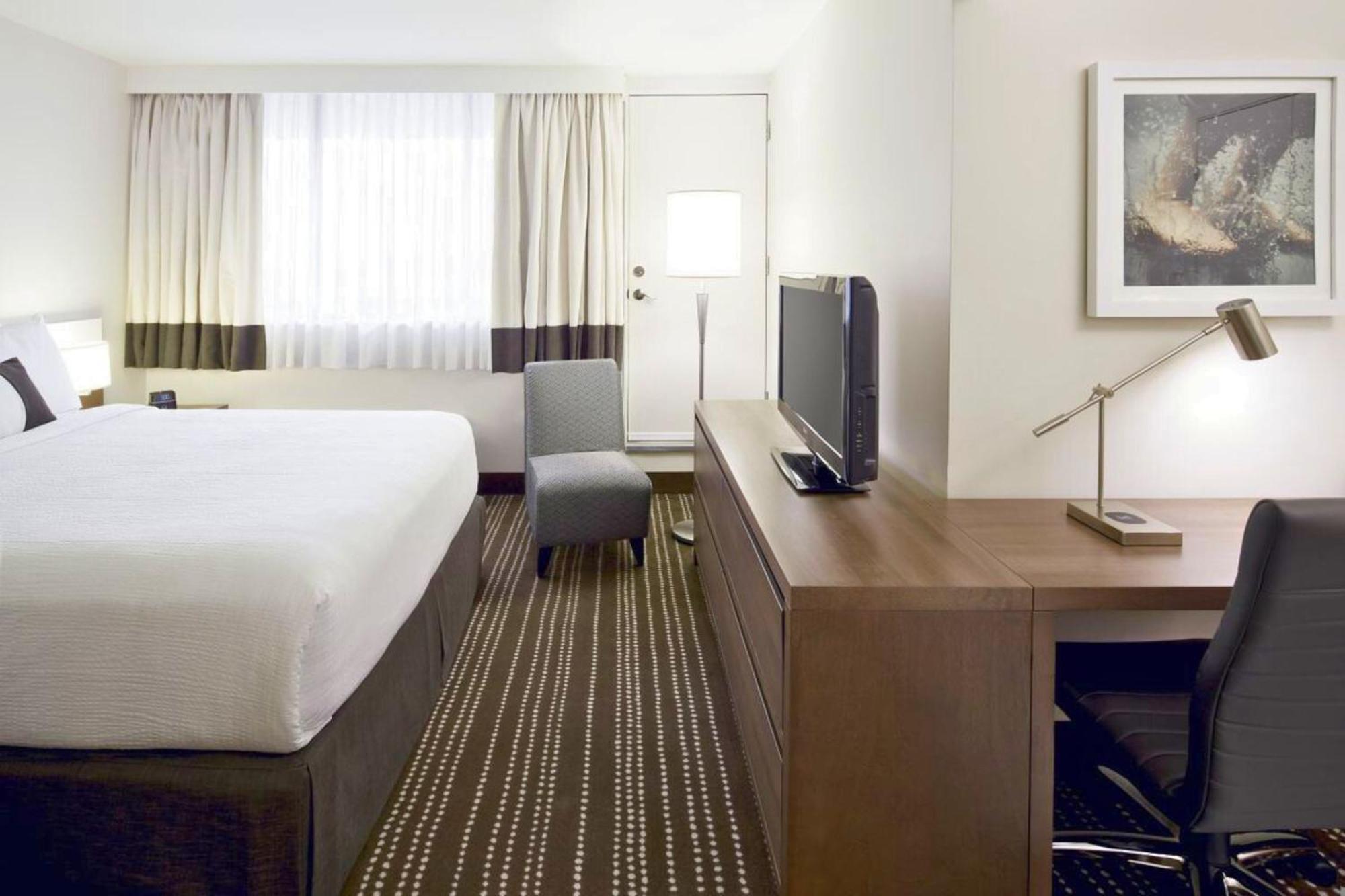 2170 Lincoln Downtown Hotel 4*